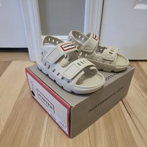Hunter Kids Cream Sandals